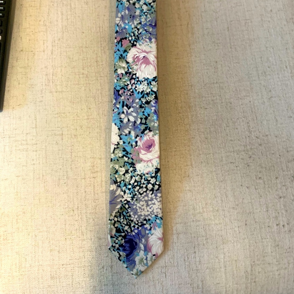 Floral skinny tie